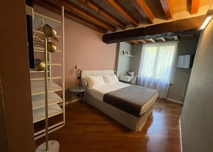 Le Di Bsuites Pensionat Parma