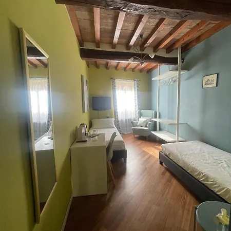 Le Di Bsuites 3* Πάρμα