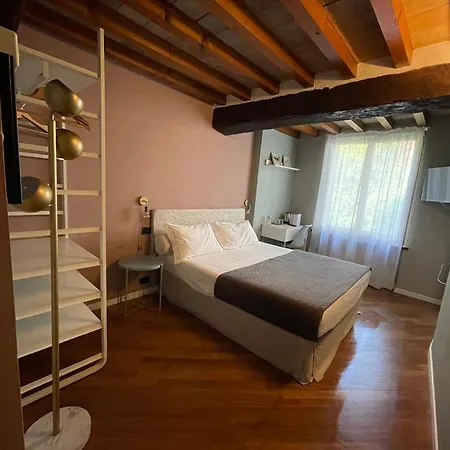 Le Di Bsuites Penzion Parma